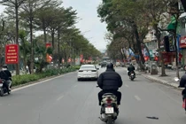 Ngày 30 Tết, Hà Nội chậm rãi, bình yên đến lạ