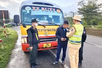 Tạm giữ tài xế xe buýt vi phạm nồng độ cồn ở Hà Tĩnh