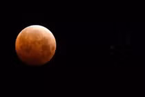 Chi tiết lịch quan sát trăng máu hải ly tại Việt Nam tối nay (8/11) 