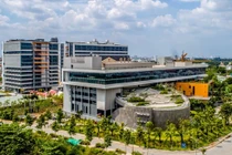 Doanh thủ nghìn tỷ, học phí ĐH Văn Lang đắt cỡ nào?