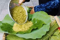 Cốm Mễ Trì, may Cổ nhuế… “lọt” danh sách đề xuất rút danh hiệu làng nghề