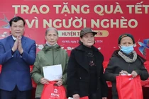 ROX Group trao tặng hơn 3.000 suất quà tết cho người nghèo