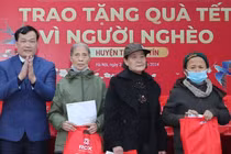 ROX Group trao tặng hơn 3.000 suất quà tết cho người nghèo