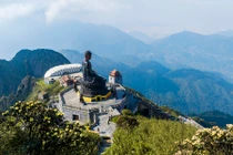 Mãn nhãn vẻ đẹp thần tiên của Sa Pa mùa hoa đỗ quyên bung nở