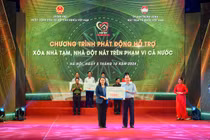 Agribank ủng hộ 100 tỷ đồng chương trình xóa nhà tạm trên cả nước