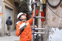 Phụ nữ ngành điện luôn vượt khó để hoàn thành tốt nhiệm vụ được giao