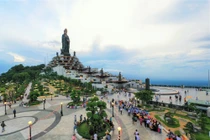 Du khách lặn lội gần 2.000 km đến Tây Ninh vì điều gì?