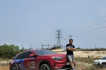 Doanh nhân U60: “Từ lúc mua VF 8, tôi gần như không dùng đến Santa Fe”