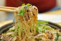 Ai nên hạn chế ăn miến?