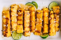 Ai nên hạn chế ăn dứa?