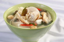 Ngao nấu nấm kim châm - món canh thanh mát hỗ trợ tăng cường sinh lý