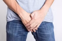Nguyên nhân khiến nam thanh niên bị cắt bỏ tinh hoàn phải, hạ tinh hoàn trái