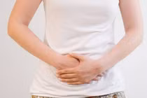 Sốt cao kèm đau bụng, đi khám tá hoả phát hiện vòi trứng chứa đầy mủ