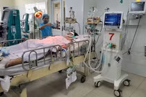 Phù chân, giãn tĩnh mạch, suy đa tạng... sau khi leo núi với cường độ cao