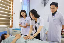 "Phút vàng" cứu sống mẹ con sản phụ bị sa dây rốn nguy kịch