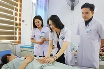 "Phút vàng" cứu sống mẹ con sản phụ bị sa dây rốn nguy kịch