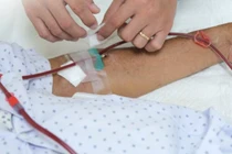 Suy thận sau... 3 tháng uống thuốc “trị bách bệnh”