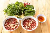 Sốc nhiễm khuẩn sau khi ăn tiết canh vịt nhà nuôi