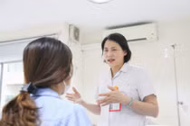 Cô gái bị hỏng mắt sau khi cắt mí