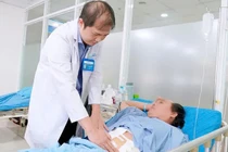 Thủng dạ dày do... hóc xương cá