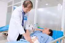 Thủng dạ dày do... hóc xương cá