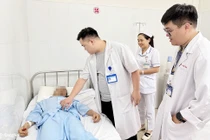 Đau vùng bìu, không ngờ thoát vị bẹn nghẹt 