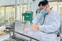 Lọc máu cứu sống bé gái 8 ngày tuổi bị rối loạn chuyển hóa bẩm sinh