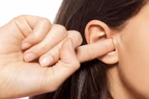 Thói quen xấu hàng ngày tiềm ẩn gây suy giảm thính lực