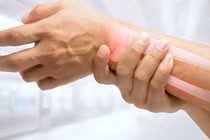 Người bị loãng xương nên ăn gì để cải thiện?