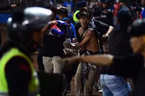 127 người thiệt mạng trong bạo loạn tại Indonesia