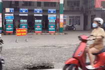 Đi 5 cây xăng mới đổ được 200.000 đồng, nhiều cửa hàng đóng cửa