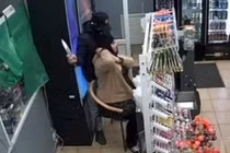 Nam thanh niên xin lỗi nạn nhân rồi mới ra tay cướp