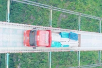 Lạ lùng cây cầu "mỏng như tờ giấy" độc nhất vô nhị Trung Quốc