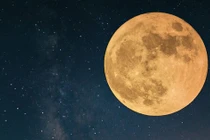 Đêm nay ‘siêu trăng’ Hunter lớn nhất 2024 tỏa sáng giữa bầu trời 