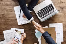 Cầu nối hữu hiệu của doanh nghiệp và người tiêu dùng