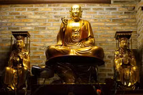 3 bức tượng cổ có tạo hình kỳ lạ ở Việt Nam