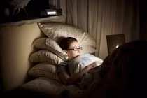 Bí quyết chăm sóc da cho người thức khuya