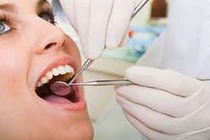 Cách tự kiểm tra sức khỏe răng miệng cơ bản 