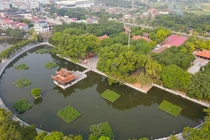 Vì sao hồ nước thường được xây hình bán nguyệt?