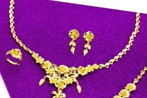 Dịch vụ cho thuê trang sức cưới “lên ngôi”