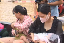 Ấm áp tình người trong bão, lũ