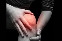 8 cách giảm cơn đau khớp gối