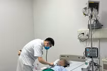 Biến chứng đồng nhiễm vi khuẩn, tử vong do sốt xuất huyết