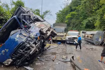 Tai nạn liên hoàn trên đèo Bảo Lộc gây ách tắc giao thông