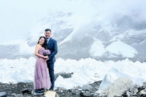 Hành trình đính hôn trên nóc nhà thế giới của cặp đôi người Việt