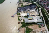 Bắc Ninh: Bến bãi "băm nát" bờ sông Đuống