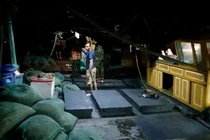 Bắt 9 tàu cá khai thác thủy sản kiểu "tận diệt" tại Quảng Ninh