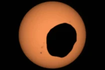 Sao Hỏa bất ngờ bị biến dạng, giật mình "thủ phạm" 