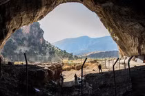 Phát hiện 'kho báu vô song' trong hầm đá bí ẩn, chuyên gia nói gì? 