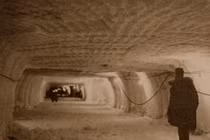 Phát hiện 'công trình bỏ hoang' dưới lớp băng Bắc Cực. chuyên gia giật mình 